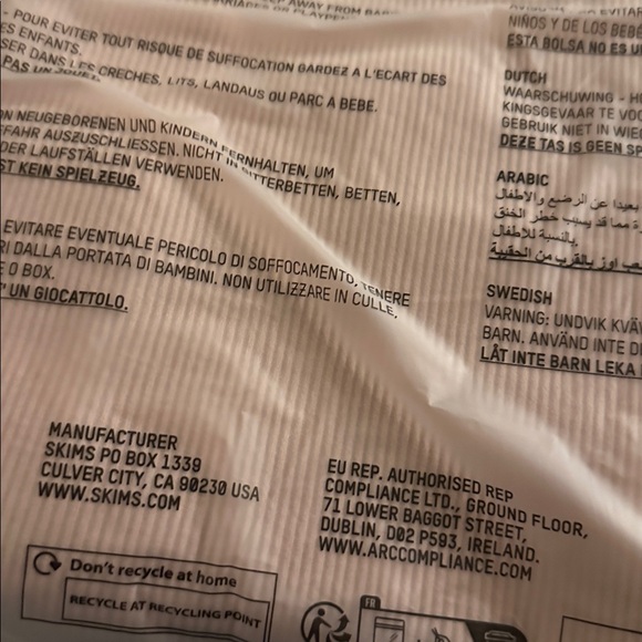 Skims x Nike Ribbed Seamless Short Sleeve Top - Picture 4 of 8